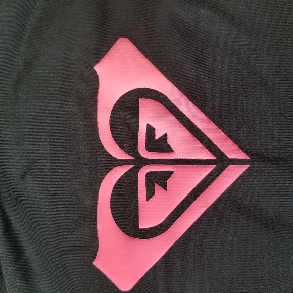 ROXY Long Sleeve Rashguard - Picture 2 of 9